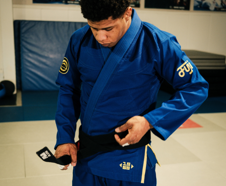 Guide Taille Ceinture JJB : Comment Choisir la Bonne Taille de Ceinture de Jiu-Jitsu Brésilien